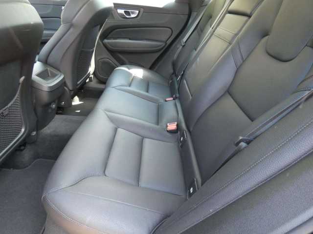 Volvo  B4 (Diesel) AWD Inscription (EURO 6d) Klima