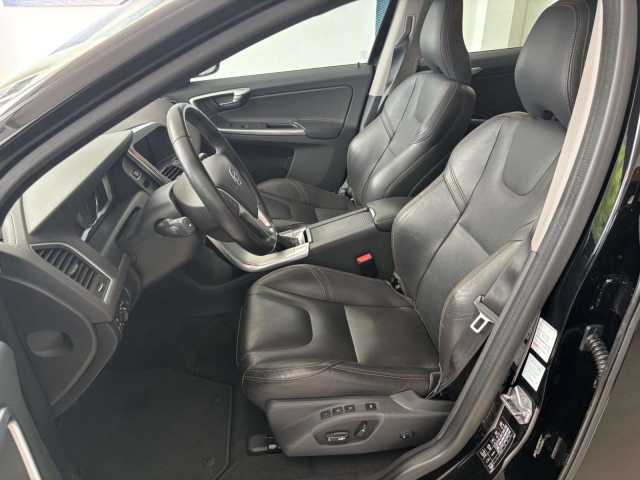 Volvo  D3 DPF 2WD Summum Klima Leder Einparkhilfe