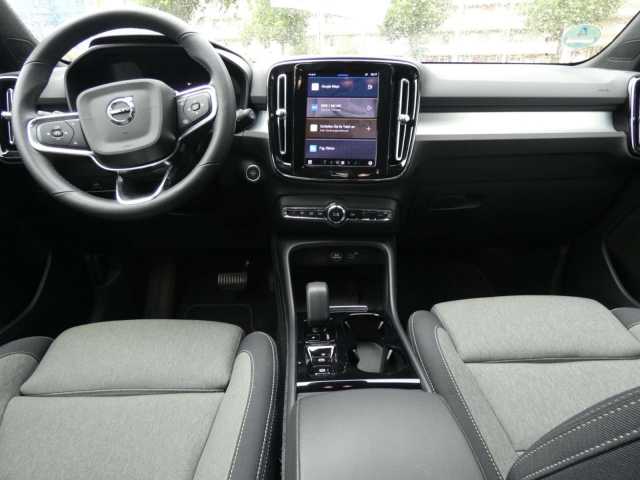 Volvo  B4 Plus Dark Klima Rückfahrkamera Sitzheizung