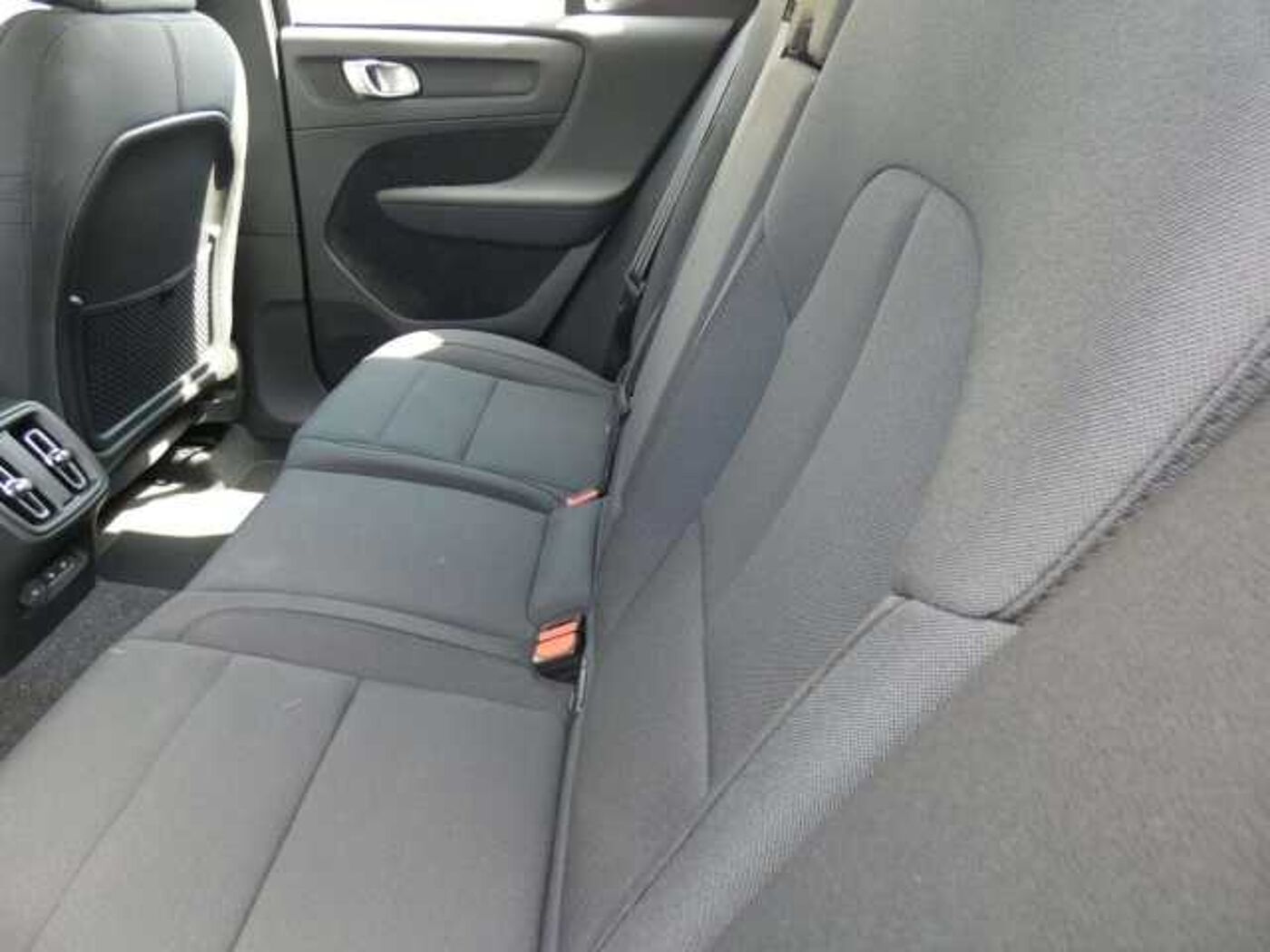 Volvo  D3 2WD Momentum Pro (EURO 6d-TEMP) Klima Navi