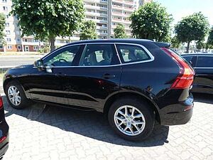 Volvo  D5 AWD Momentum Klima Navi Leder Rückfahrkamera