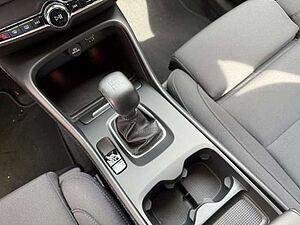 Volvo  D3 2WD Momentum Pro (EURO 6d-TEMP) Klima Navi