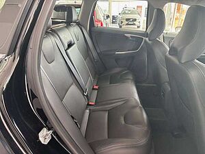 Volvo  D3 DPF 2WD Summum Klima Leder Einparkhilfe