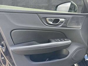 Volvo  Country D4 AWD Pro (EURO 6d-TEMP)(DPF) Klima Navi