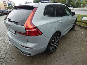 Volvo  B4 (Diesel) 2WD Ultimate Dark (EURO 6d) Klima