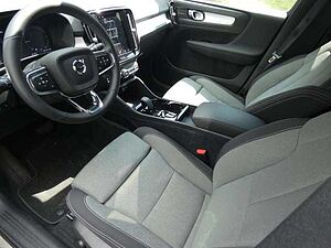 Volvo  T4 2WD Plus Bright Plug-In Hybrid (E6d) Klima