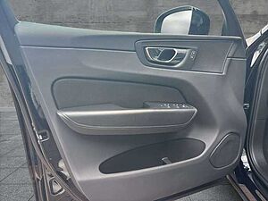 Volvo  D4 2WD Momentum (EURO 6d-TEMP) Klima Navi