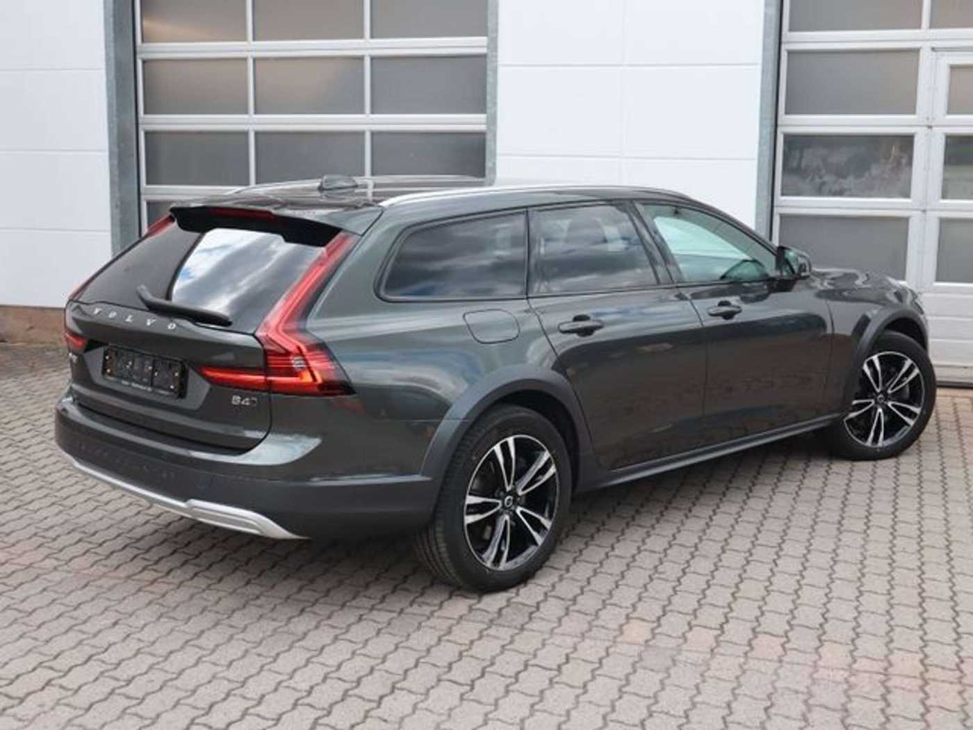 Volvo  Pro AWD Standhzg H&K