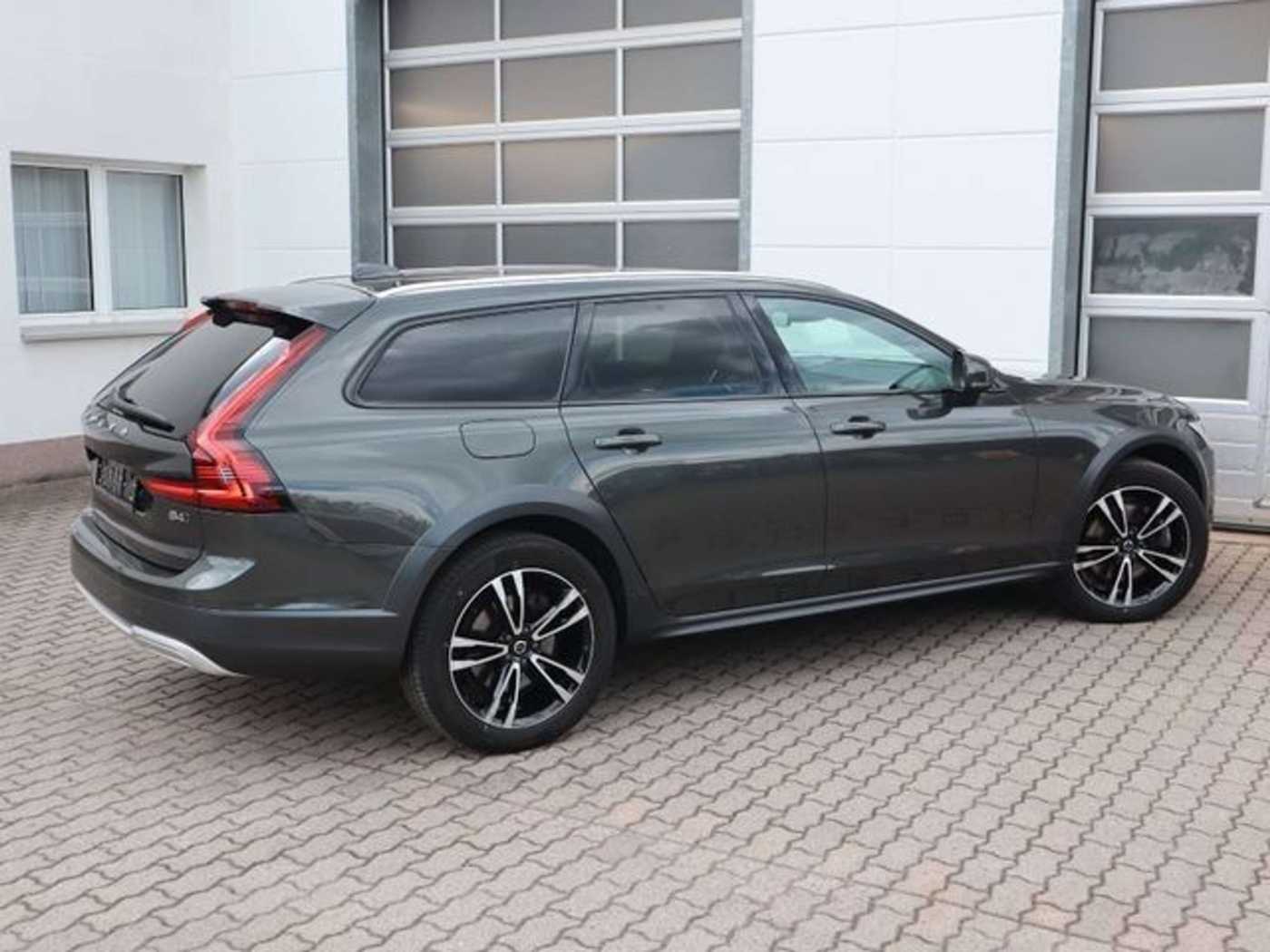 Volvo  Pro AWD Standhzg H&K