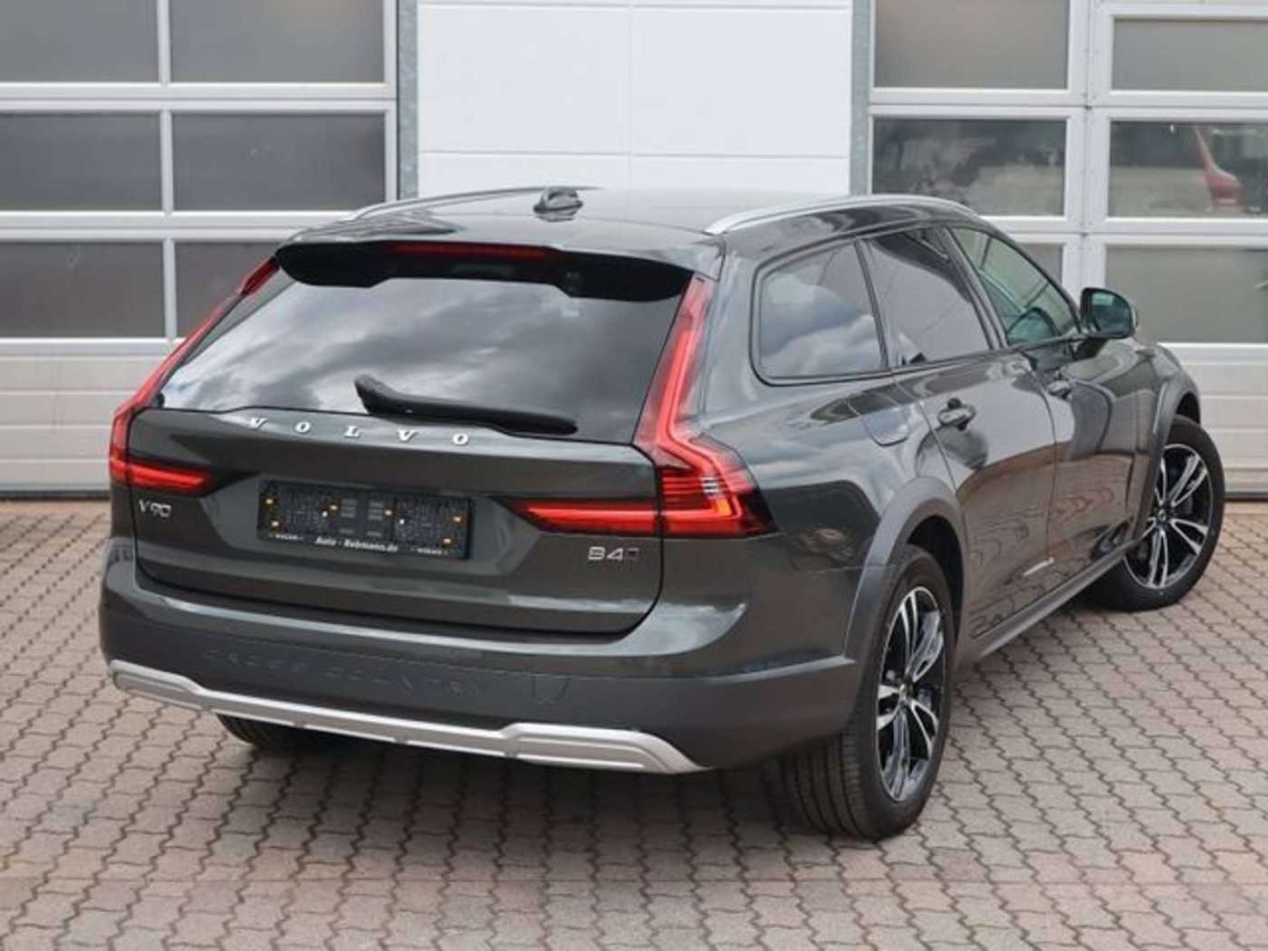 Volvo  Pro AWD Standhzg H&K