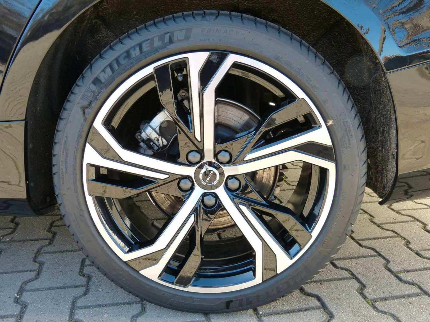 Volvo  B4 Plus Dark Automatik SD*StdHz*ACC