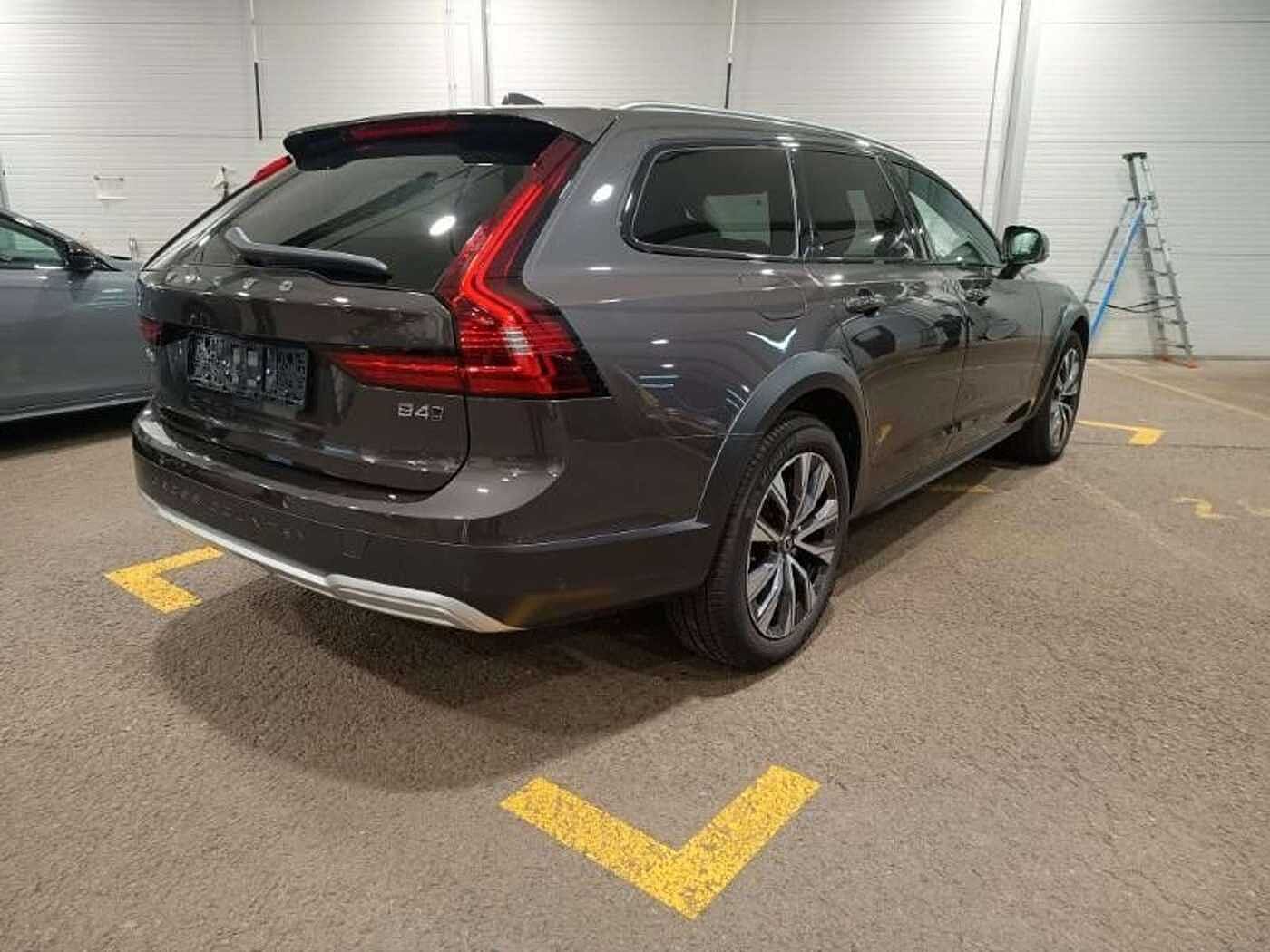 Volvo  V90 B4 Cross Country  Plus AWD Standhzg 360°