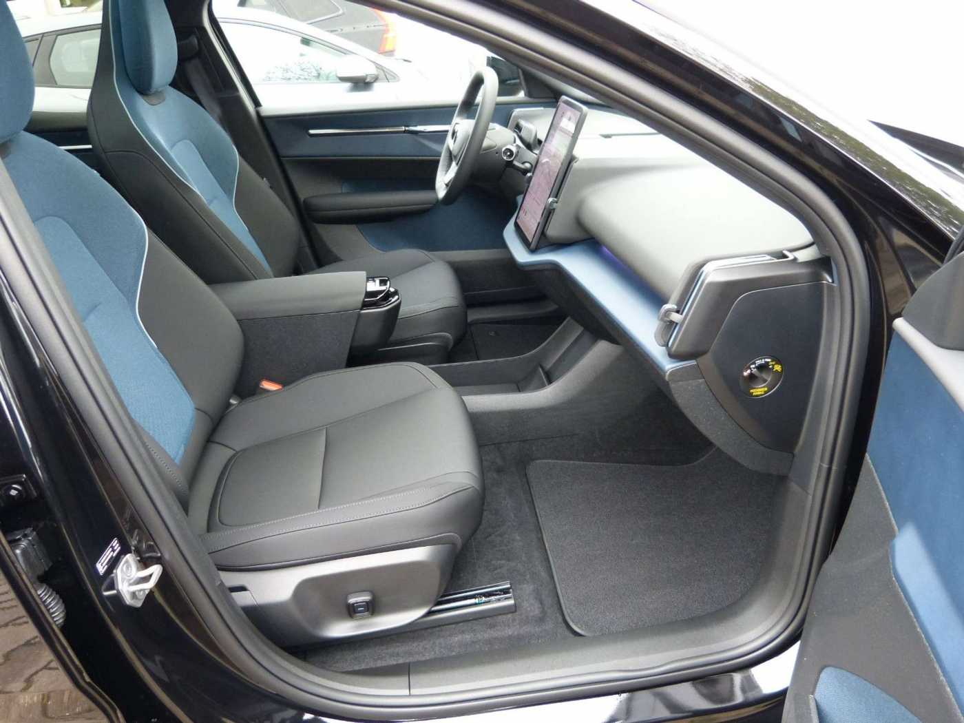 Volvo  Ultra Twin Performance Pure Electric