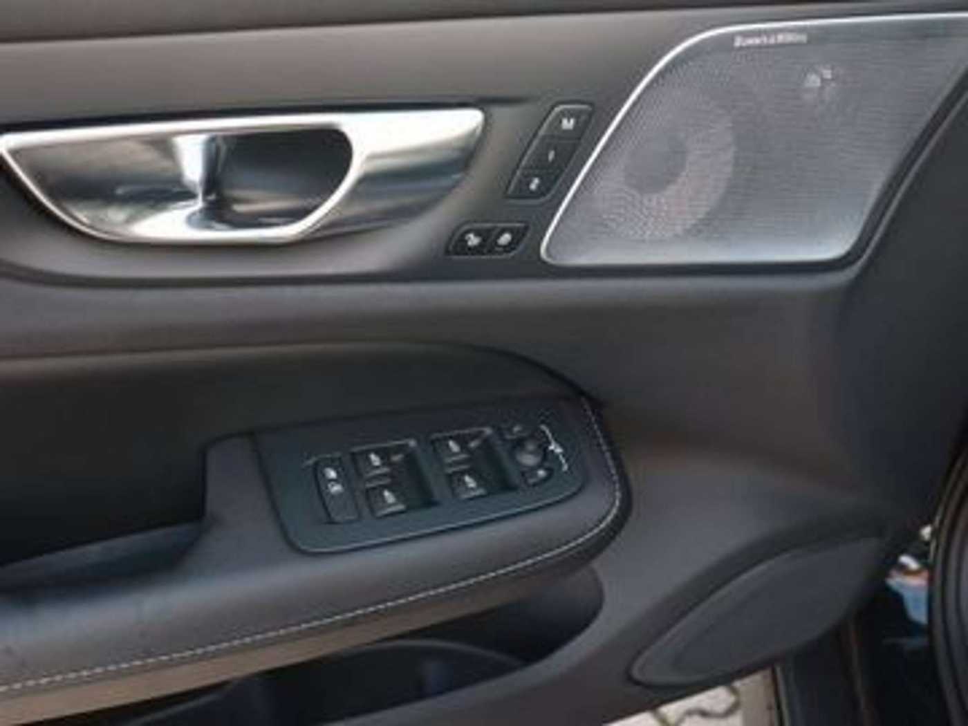 Volvo  B5 CC Ultimate Bright AWD Massage Standhzg