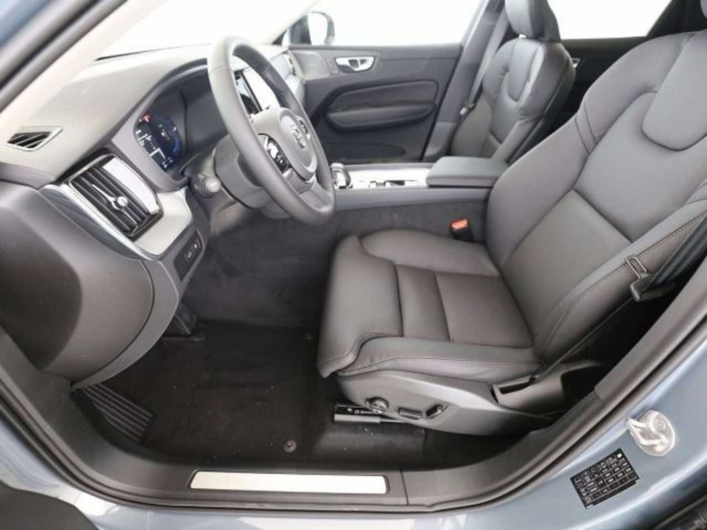 Volvo  T8 Plus Dark Plug-In Hybrid AWD 360° H&K