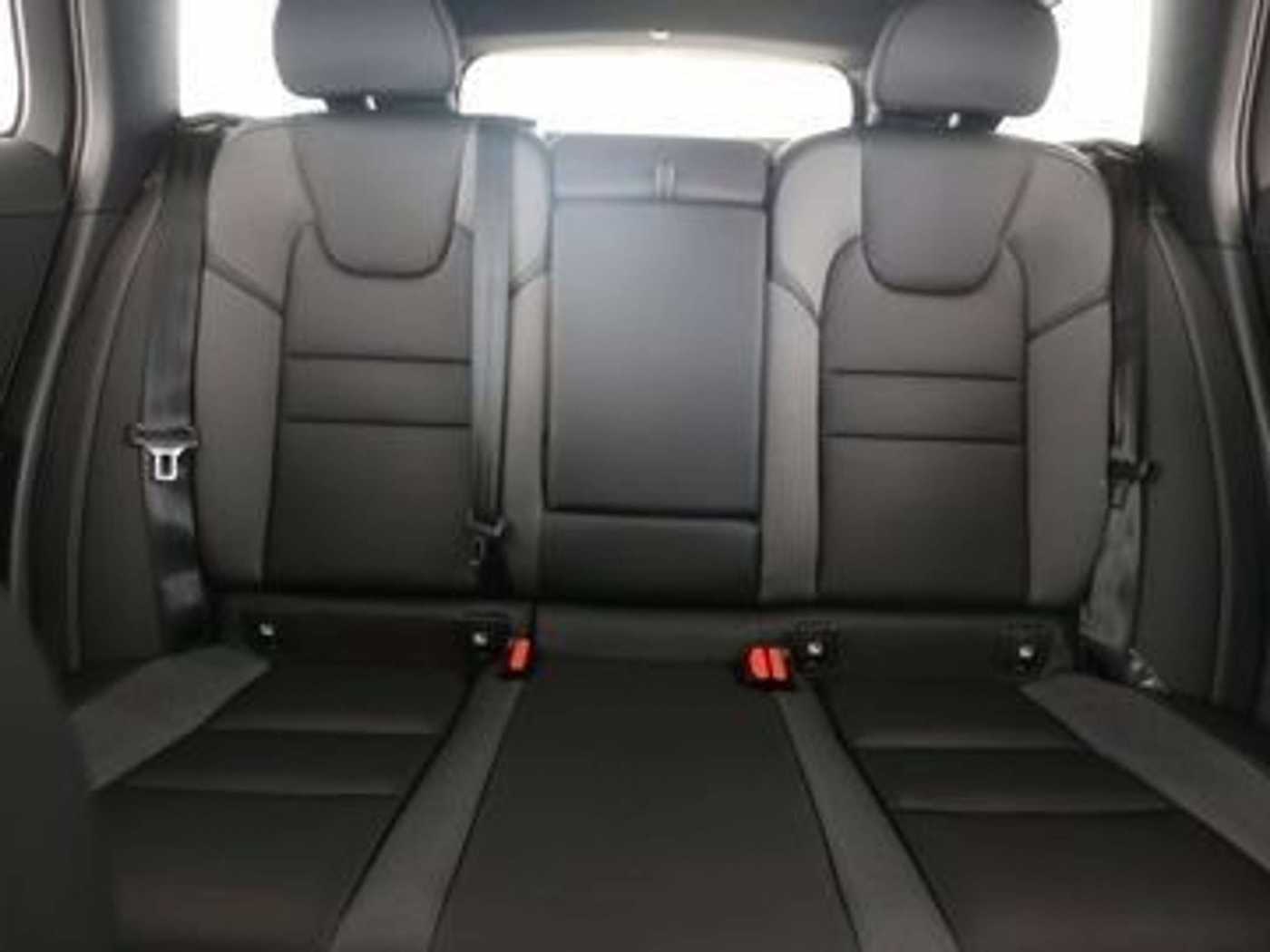 Volvo  T6 Kombi Plus Dark Plug-In Hybrid AWD