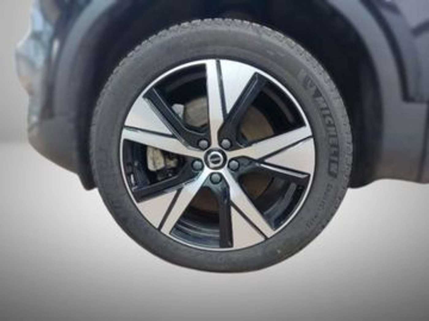 Volvo  Plus Pure Electric Ganzjahresbereifung