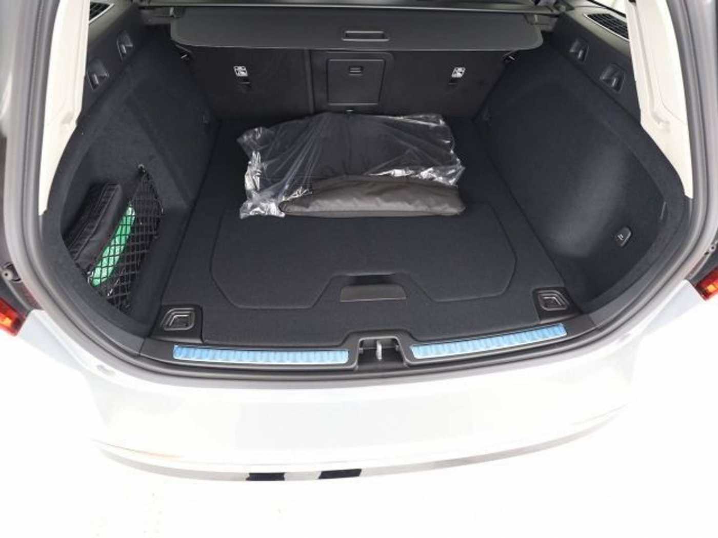 Volvo  T6 Plus Dark Plug-In Hybrid AWD 360°