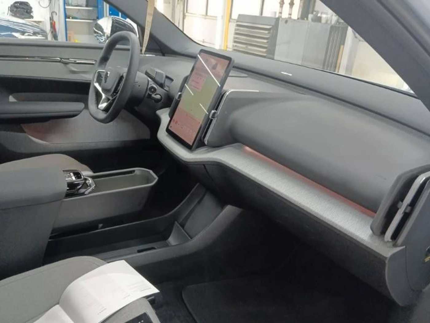 Volvo  Ultra AWD Pure Electric Winter-Pkt 20'Felge