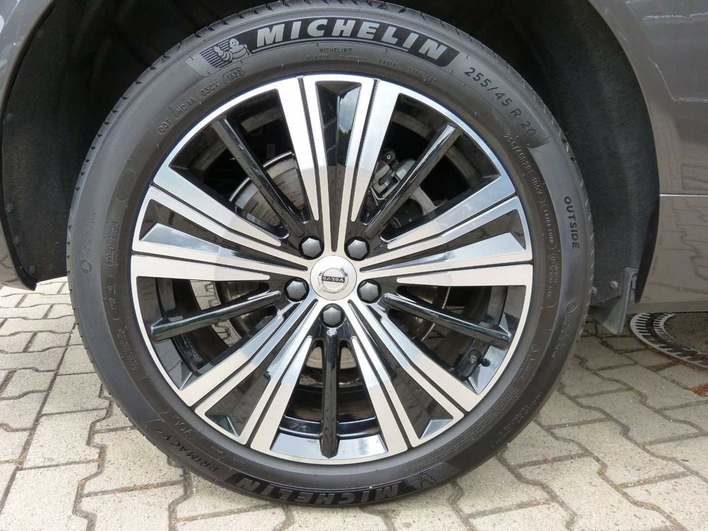 Volvo  B4 Ultimate Bright AWD SD*StdHz*LuftFw