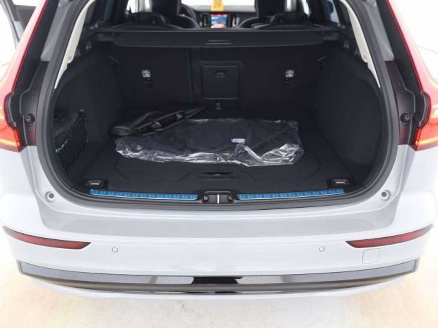 Volvo  Ultra Dark Plug-In Hybrid AWD 360°Akustik