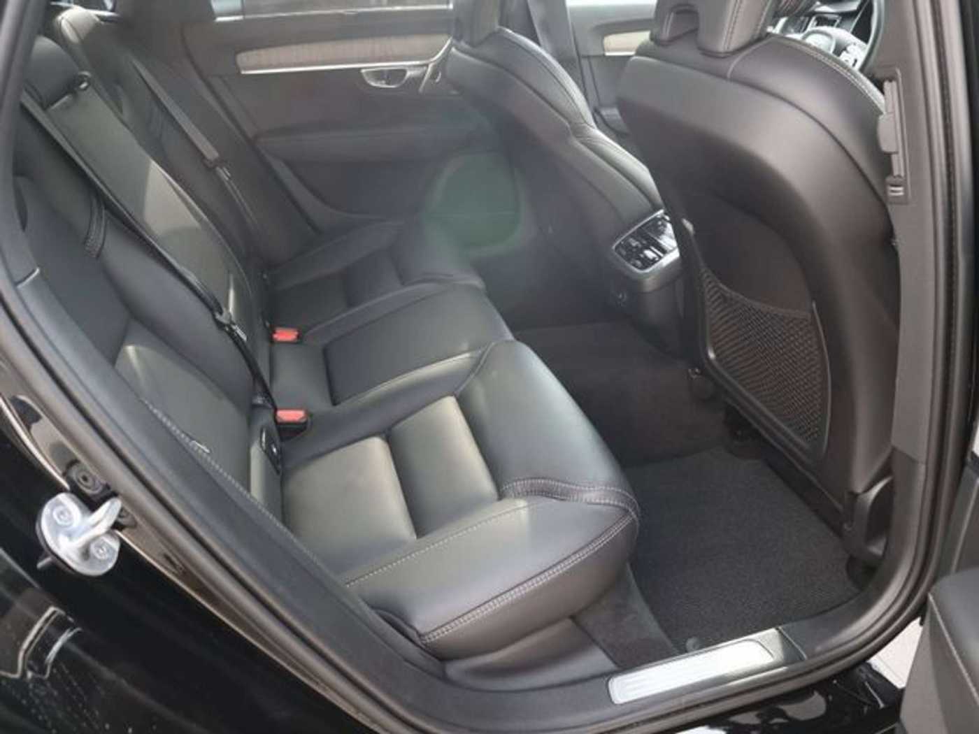 Volvo  V90 B5 Cross Country Ultimate AWD Massage B&W