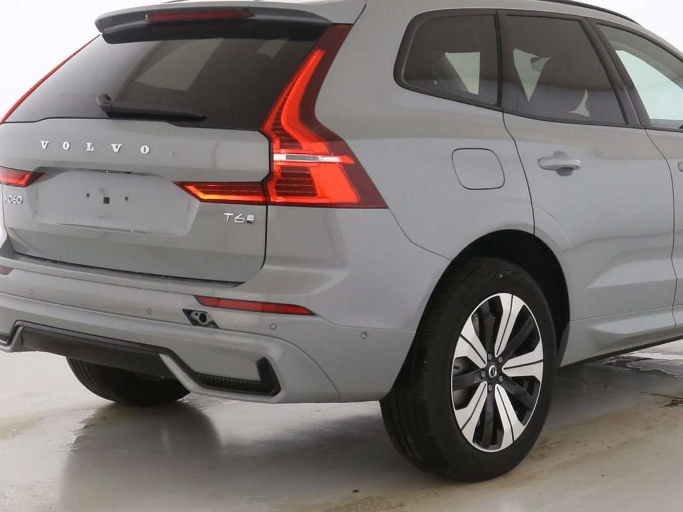 Volvo  T6 Plus Dark Plug-In Hybrid AWD  SD*ACC