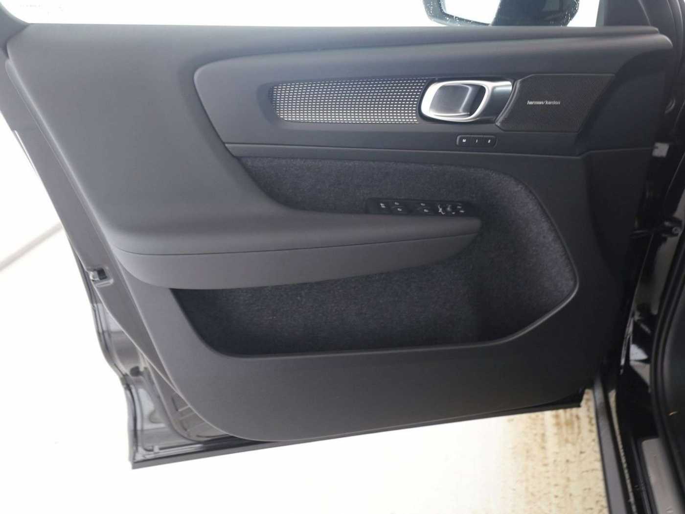 Volvo  B3 Ultra Black Edition ACC 360° PIXEL LED