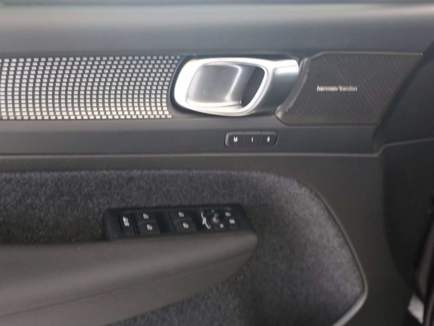 Volvo  B3 Ultra Black Edition ACC 360° PIXEL LED