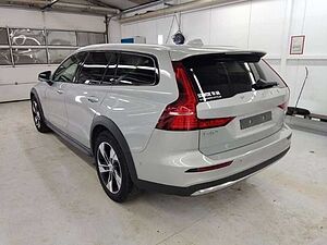 Volvo  B4 Cross Country Ultimate AWD SH Massage B&W