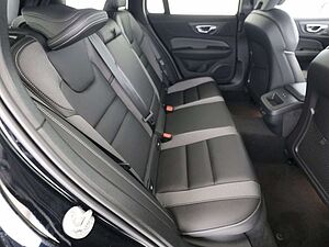 Volvo  B4 Kombi Plus Dark Standhzg 360°ACC H&K Pano