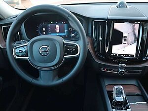 Volvo  B4 Ultimate Dark AWD B&W Massage SH Luftfwk