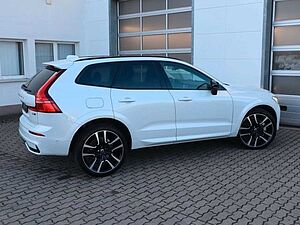 Volvo  B4 Ultimate Dark AWD B&W Massage SH Luftfwk