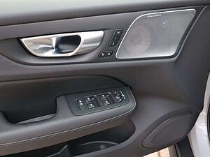 Volvo  V60 B4 Cross Country Ultimate AWD Massage Sthzg