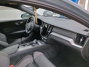 Volvo  Lim. B4 Plus Dark ACC Standhzg H&K SD 19'