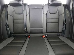 Volvo  B4 Kombi Plus Dark Standhzg ACC 360° H&K