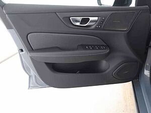 Volvo  B4 Kombi Plus Dark Standhzg ACC 360° H&K