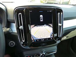 Volvo  B4 Plus Dark Automatik ACC*