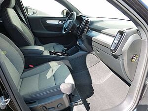 Volvo  B4 Plus Dark Automatik ACC*