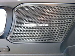 Volvo  B4 Plus Dark Automatik ACC*