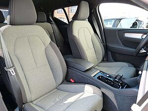 Volvo  B4 Plus Dark Automatik ACC*