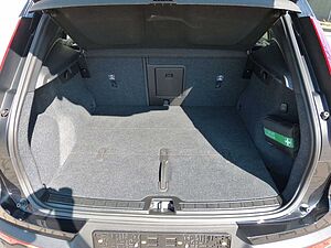 Volvo  B4 Plus Dark Automatik ACC*
