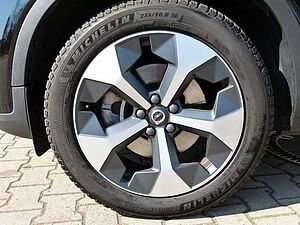 Volvo  B4 Plus Dark Automatik ACC*