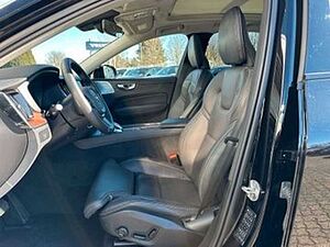 Volvo  B4 Ultimate Dark AWD B&W Luft Massage 22'SD