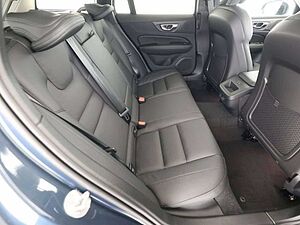 Volvo  B4 Kombi Plus Dark ACC BLIS 360° H&K 19'