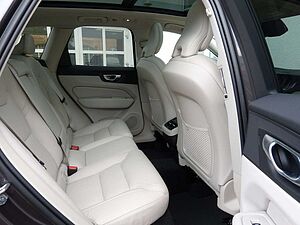 Volvo  B4 Ultimate Bright AWD SD*StdHz*LuftFw