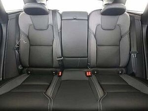 Volvo  B4 R Design AWD Standhzg H&K ACC