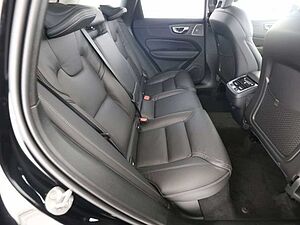 Volvo  B5 Ultra Dark AWD B&W Massage 22'Luftfwk