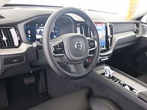 Volvo  B5 Ultra Dark AWD B&W Massage 22'Luftfwk