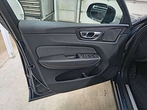 Volvo  B4 Plus Dark AWD Automatik StdHz*ACC